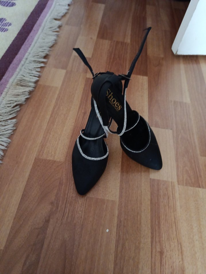 Siyah Parlak Yılan Desenli Tokalı Stiletto Kadın Abiye Ayakkabı - Görsel 3