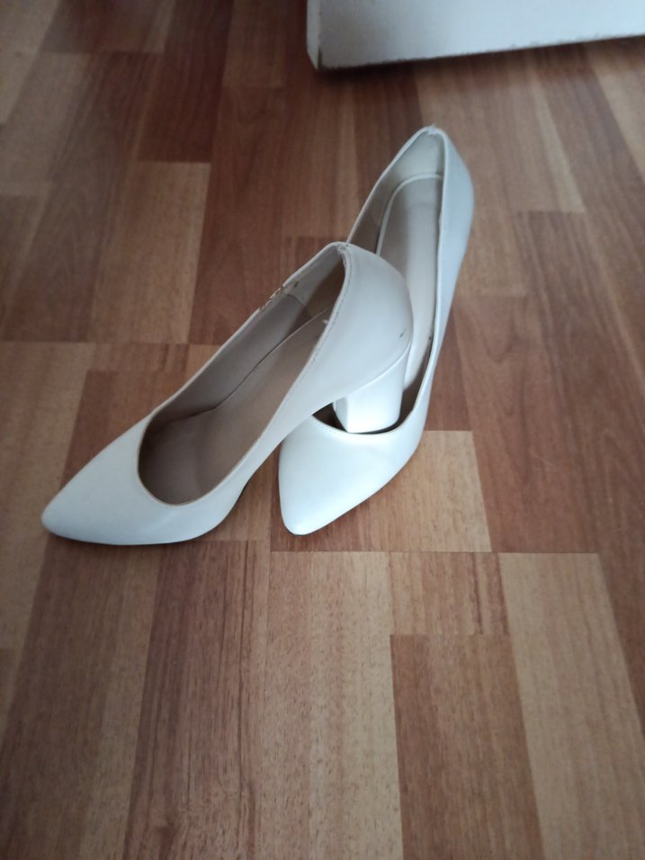 Beyaz Stiletto Topuklu Kadın Abiye Ayakkabı - Görsel 3