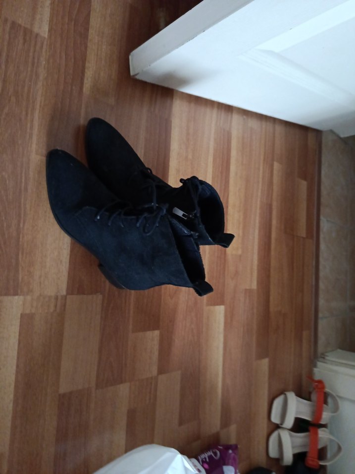 Siyah Süet Gotik Kadın Botları - Görsel 2