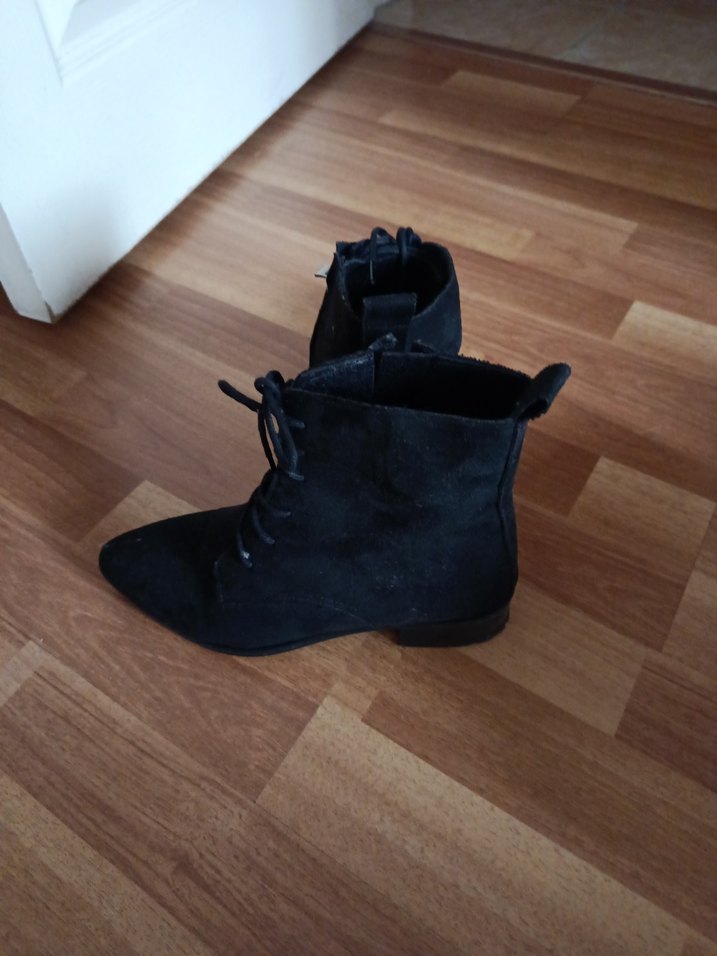 Siyah Süet Gotik Kadın Botları - Görsel 4