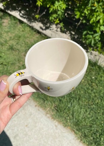 Arı Desenli Beyaz Seramik Kupa - Görsel 2