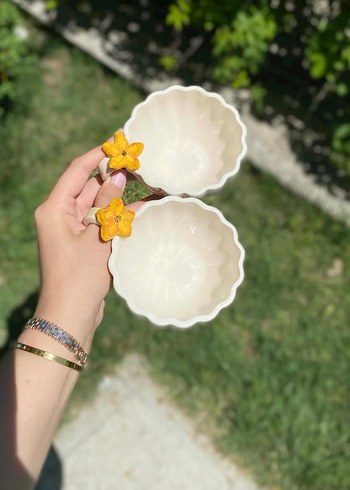 Sarı çiçek desenli fincan - Görsel 2