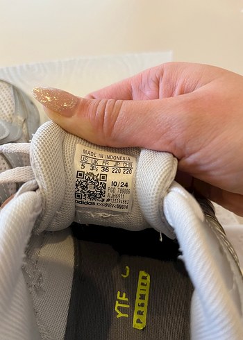 Adidas yürüyüş ayakkabısı - Görsel 4