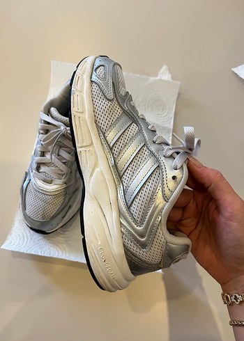 Adidas yürüyüş ayakkabısı - Görsel 3