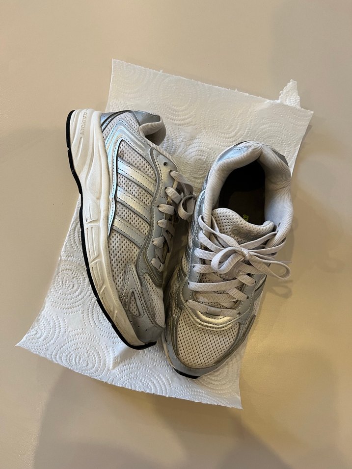 Adidas yürüyüş ayakkabısı - Görsel 2