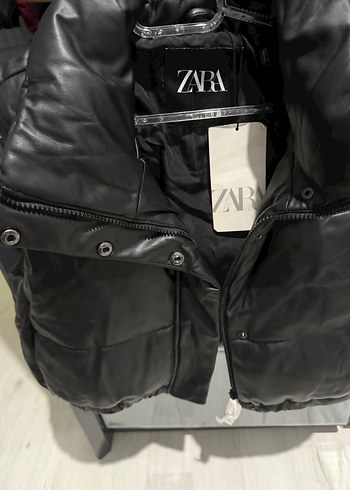 Siyah Deri Kadın Şişme Yelek - Zara - Görsel 3