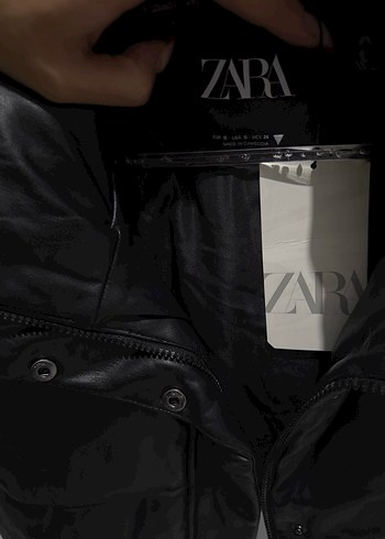Siyah Deri Kadın Şişme Yelek - Zara - Görsel 5