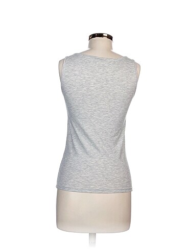 m Beden Defacto T-shirt %70 İndirimli.