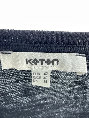 42 Beden siyah Renk Koton T-shirt %70 İndirimli.
