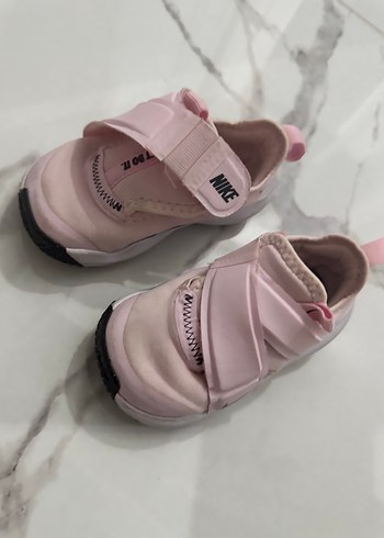 22 Beden Nıke orjinal kız Çocuk Pembe Cırt Cırtlı Spor Ayakkabı