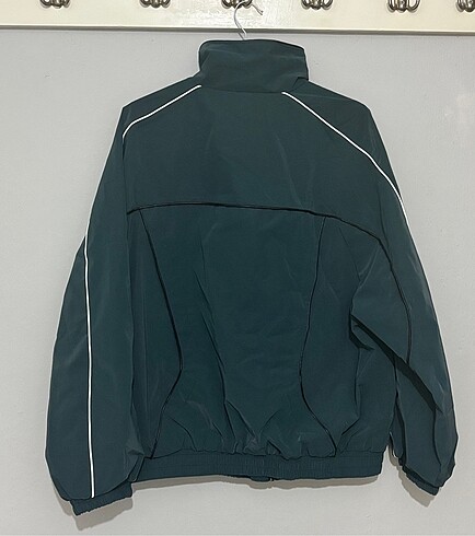 m Beden yeşil Renk Bershka oversize teknik ceket