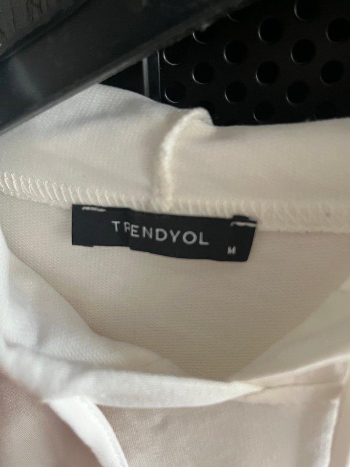 Beyaz Kapüşonlu Kadın Sweatshirt - Görsel 2