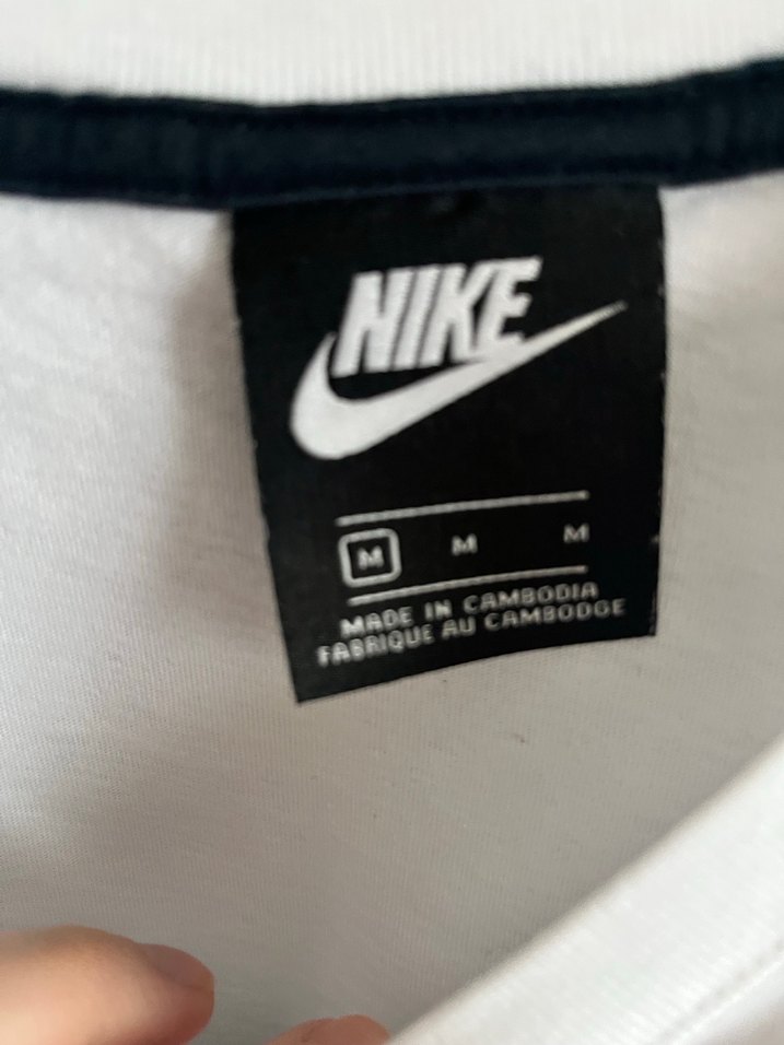 Nike Kadın Kısa Kollu Crop Tshirt - Görsel 2