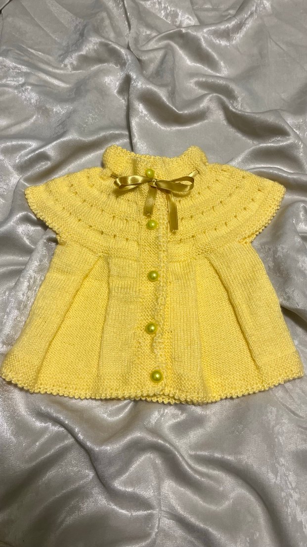 Sarı Örgü Kolsuz Bebek yeleği. - Görsel 2