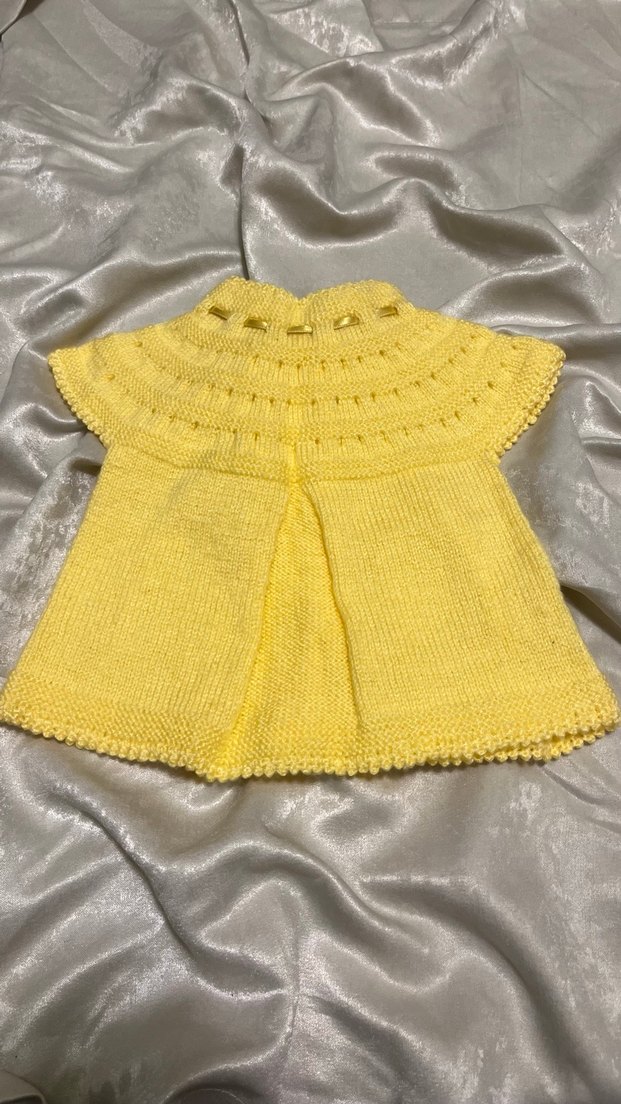 Sarı Örgü Kolsuz Bebek yeleği. - Görsel 4