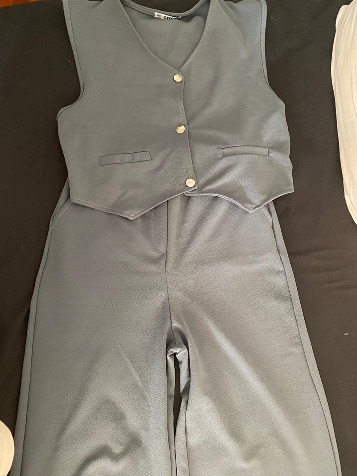 Gri düğmeli uzun kadın takımı - Görsel 2