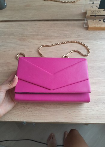 Pembe Zincir Detaylı Deri Kadın Çanta