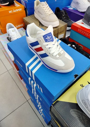 Adidas Beyaz Renkli Kadın Spor Ayakkabı