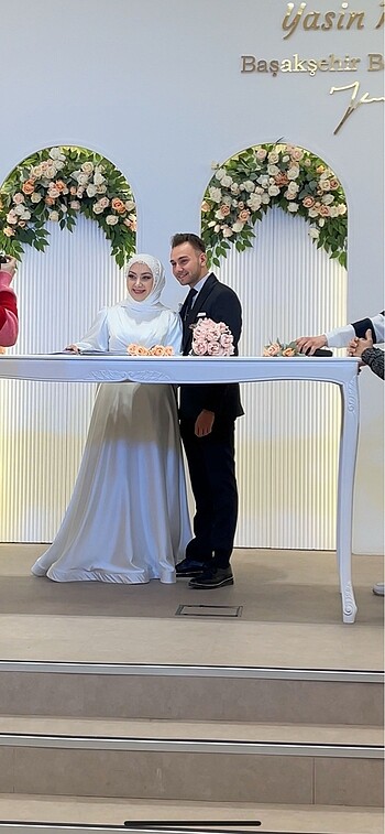 42 Beden beyaz Renk Abiye