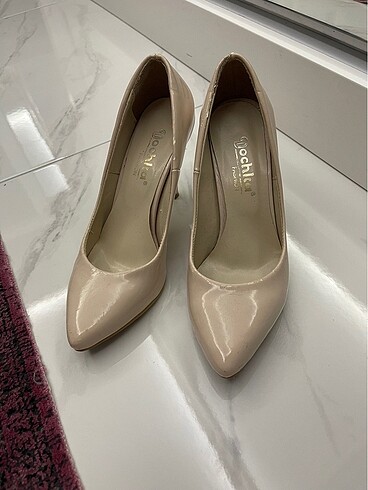 Ten rengi stiletto