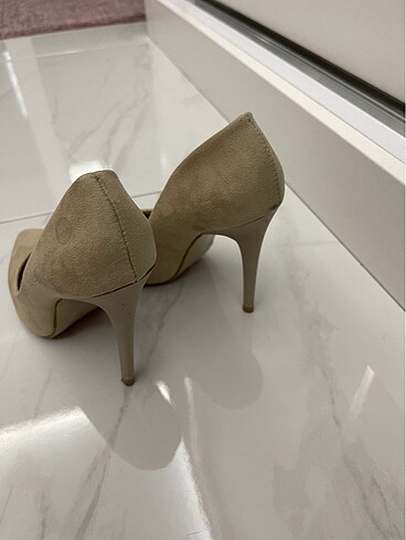 Diğer Ten rengi stiletto