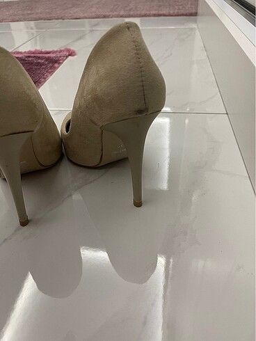 35 Beden Ten rengi stiletto