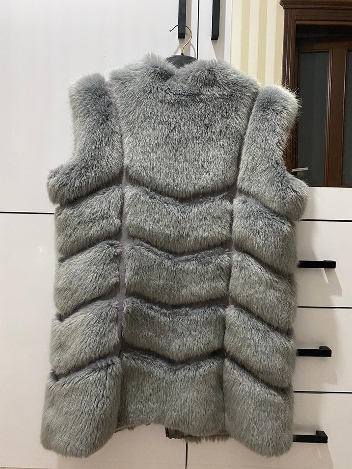 Gri Kürklü Kadın Midi Yelek - Görsel 3