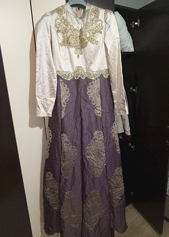 Nakışlı Uzun Mor Vintage tesettür abiye