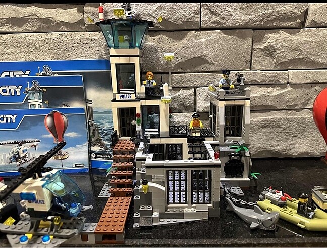  Beden LEGO 60130 LEGO CİTY HAPİSHANE