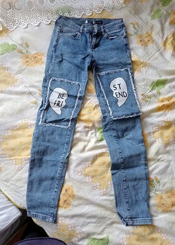 Baskılı Kot Pantolon - Sokak Stili