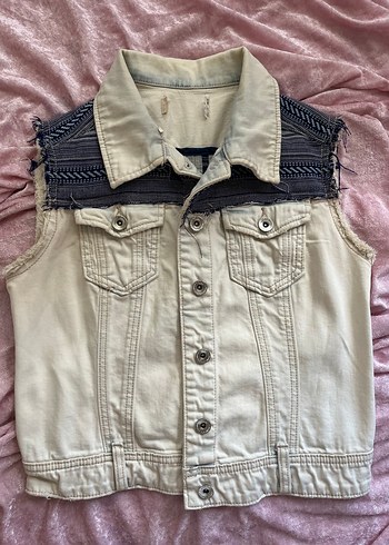 Düğmeli Kolsuz Bej Denim Yelek