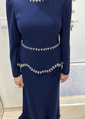Zincir Detaylı Mavi Uzun Abiye Elbise - Görsel 2