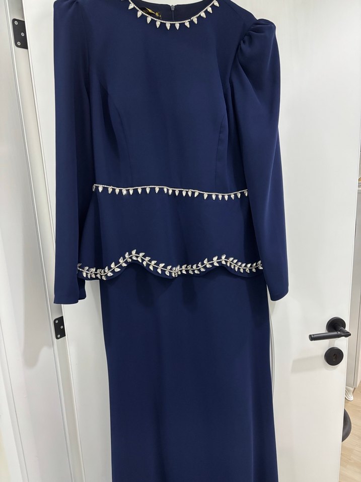 Zincir Detaylı Mavi Uzun Abiye Elbise - Görsel 4