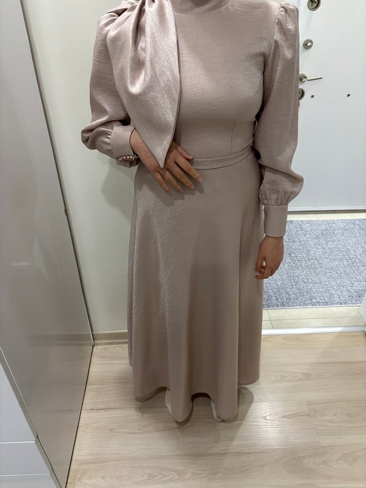 Bej pudra Uzun Kollu Drapeli Kadın Abiye Elbise - Görsel 4