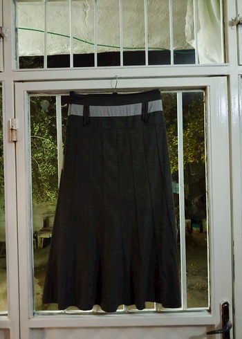 Gri Detaylı Siyah Piliseli Uzun Etek - Görsel 8