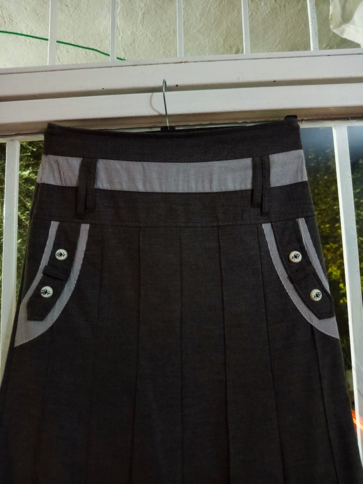 Gri Detaylı Siyah Piliseli Uzun Etek - Görsel 4