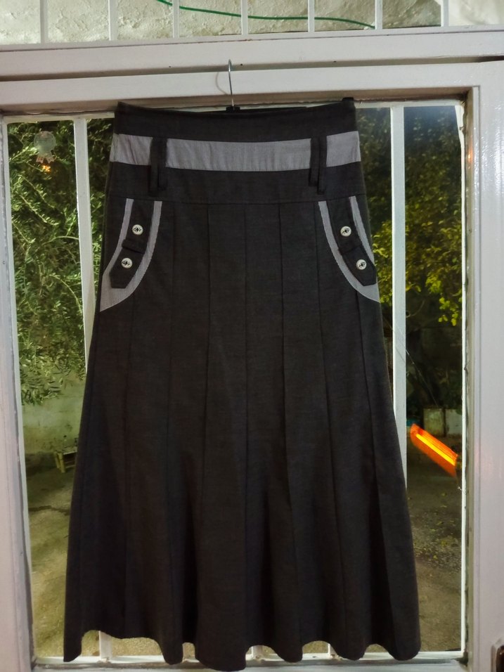 Gri Detaylı Siyah Piliseli Uzun Etek - Görsel 2