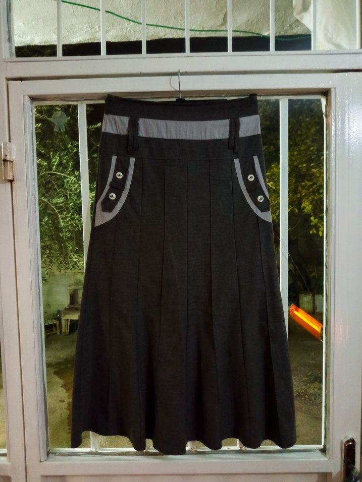 Gri Detaylı Siyah Piliseli Uzun Etek - Görsel 3