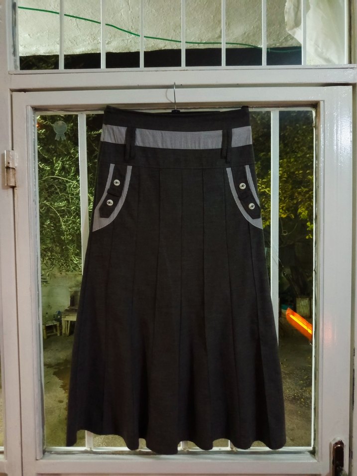 Gri Detaylı Siyah Piliseli Uzun Etek - Görsel 5