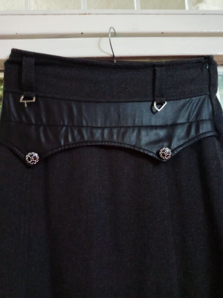 Siyah Deri Kemerli Uzun  Etek - Görsel 2