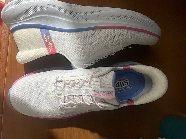 38 Beden beyaz Renk Orjinal skechers slip ins ayakkabı