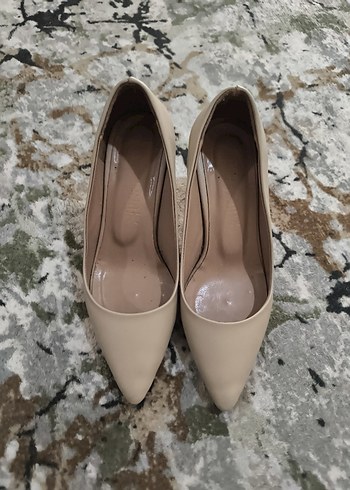 Bej Minimalist Stiletto Topuklu Kadın Ayakkabı