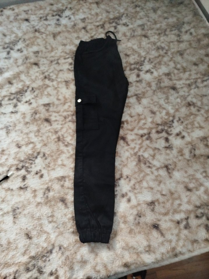 Kadın Siyah Midi Rahat Kesim Kürklü Pantolon - Görsel 4