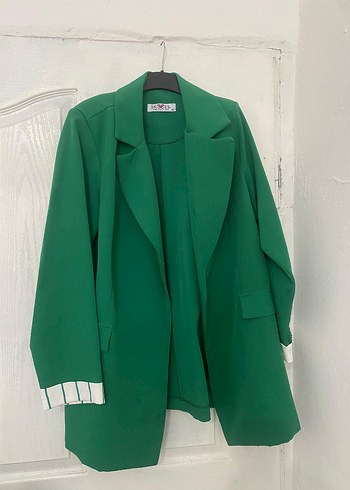 Yeşil Düğmeli Uzun Kadın Blazer - Görsel 3