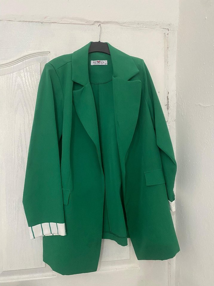 Yeşil Düğmeli Uzun Kadın Blazer - Görsel 3