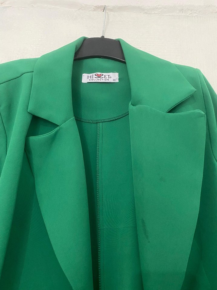 Yeşil Düğmeli Uzun Kadın Blazer - Görsel 2