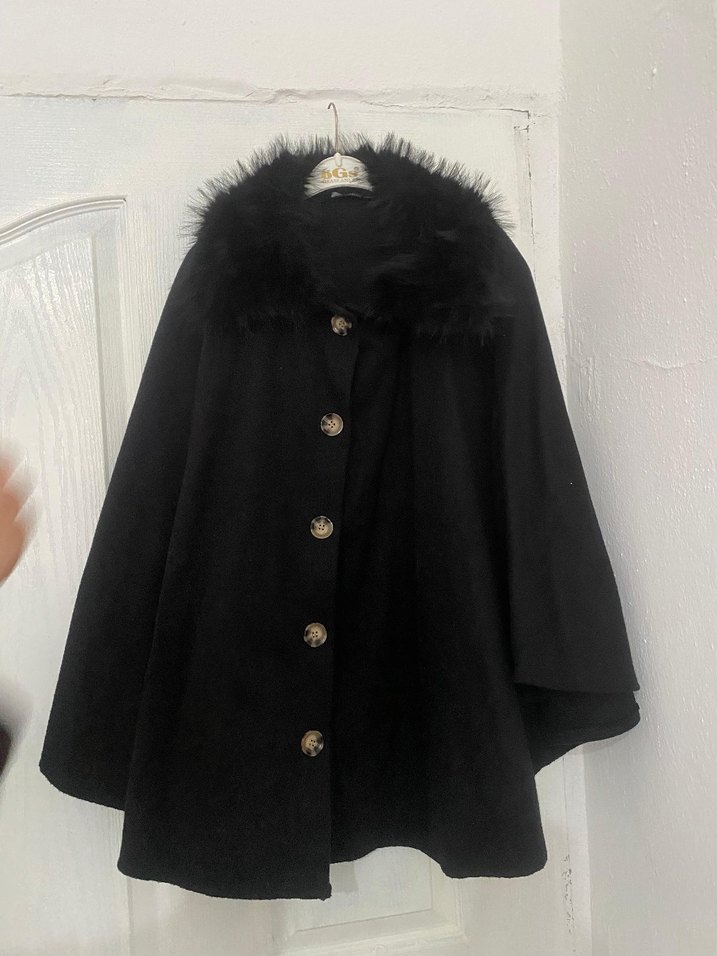 Kürk Detaylı Siyah Uzun Kemerli Kadın Panço - Görsel 2