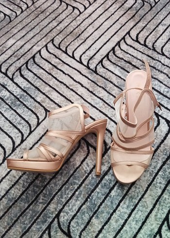 Bej Parlak Tokalı Stiletto Kadın Ayakkabı - Görsel 2