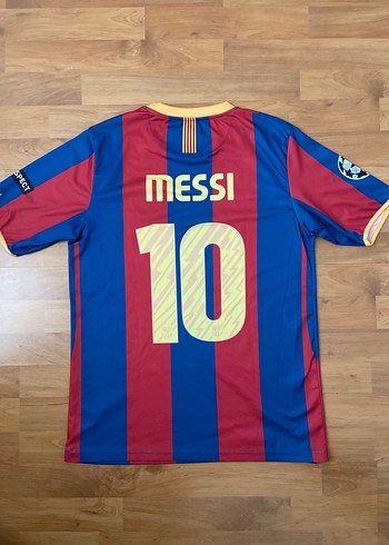 Barcelona 10/11 Sezonu Forması