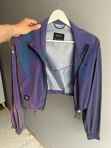 Bershka Mor Reflektörlü Crop Ceket